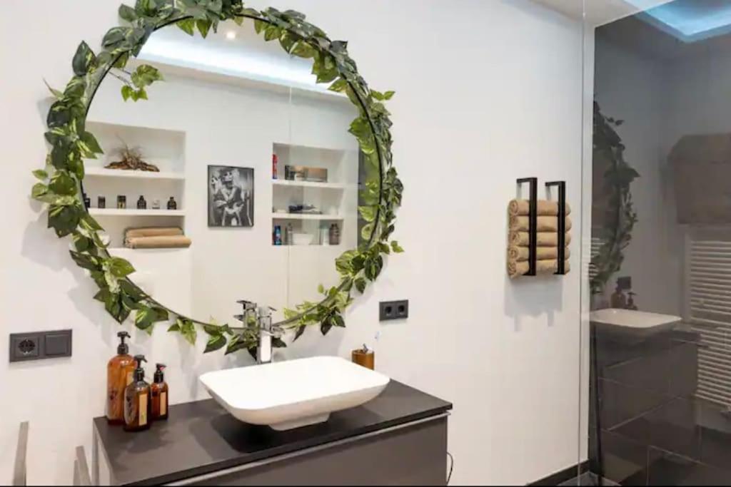 Design Apartment Im Zentrum Von Nienburg! 닌부르크 외부 사진